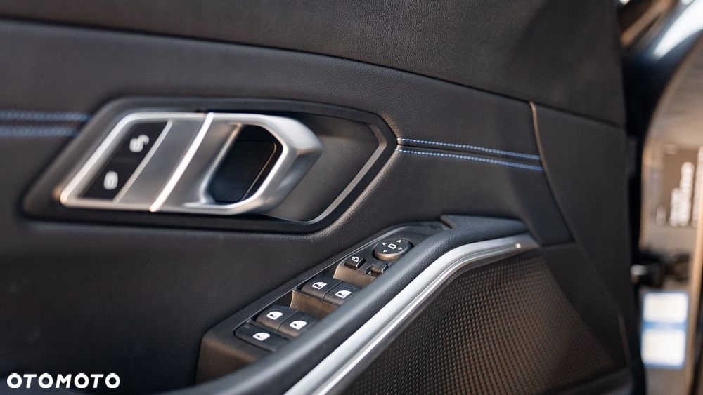BMW Seria 3 320d M Sport - 21