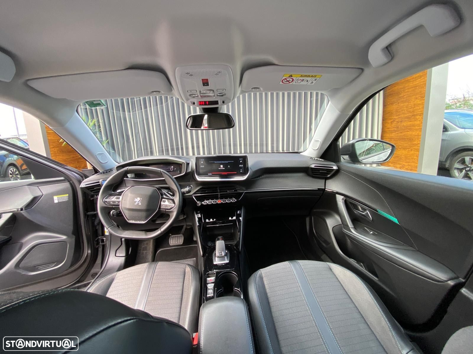 Peugeot 2008 1.2 PureTech Allure EAT8 - 9