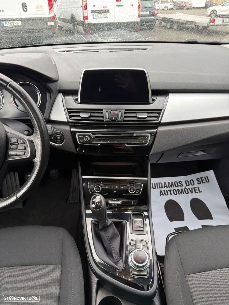 BMW 216 Active Tourer d Line Sport - 34