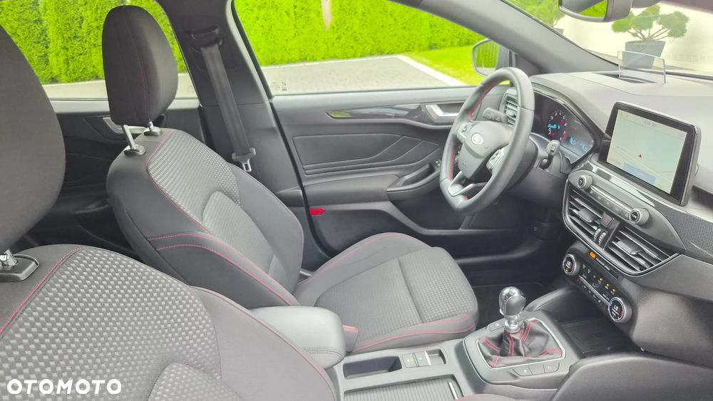 Ford Focus 1.0 EcoBoost Hybrid ST-LINE DESIGN - 23