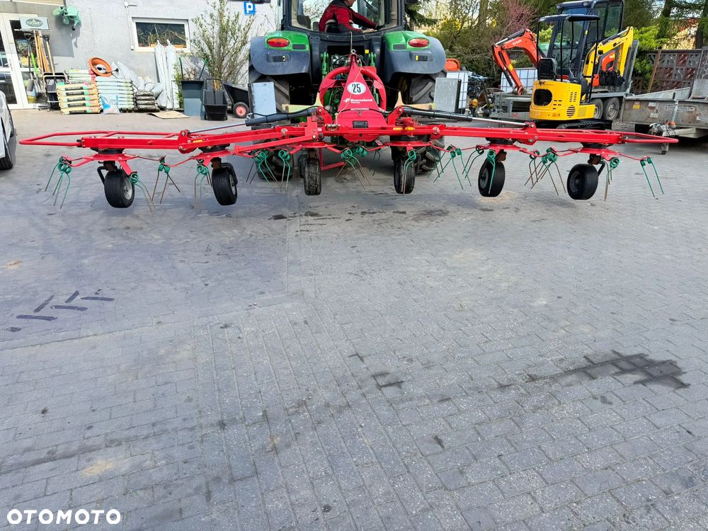 Kverneland Taarup 8460 - 16