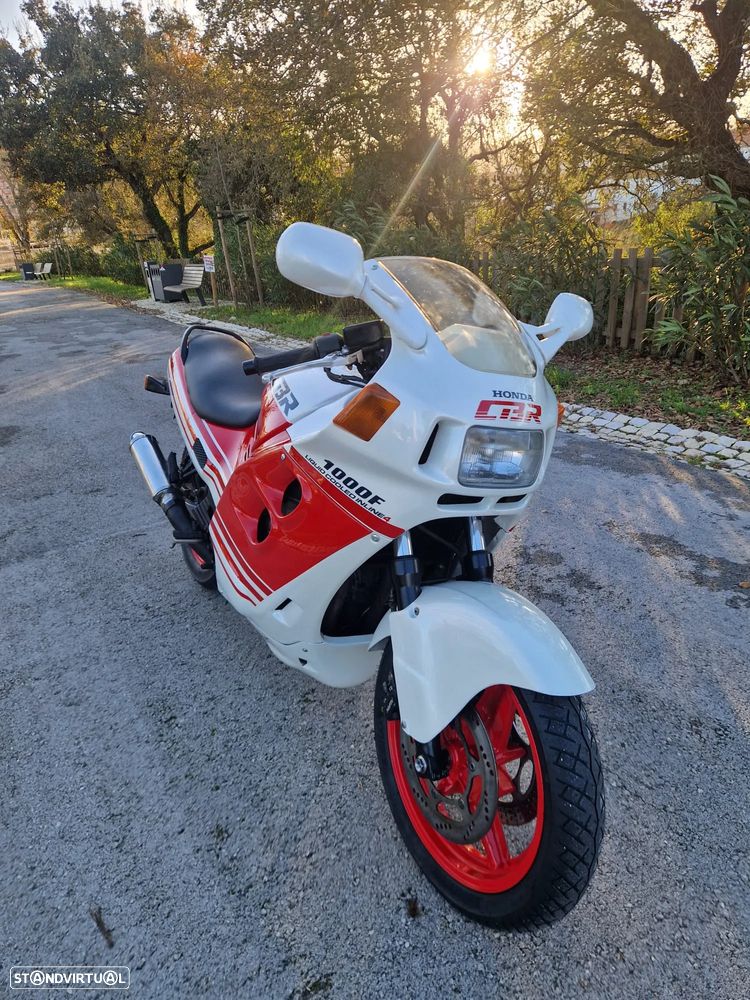 Honda CBR 1000F  SC21 - 5