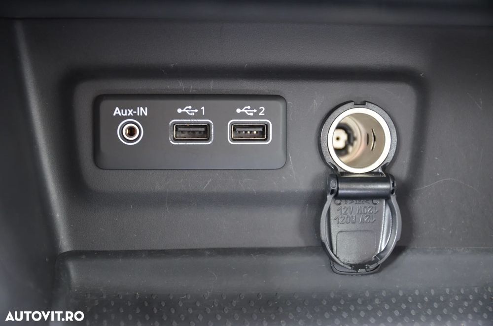 Renault Megane BLUE dCi 115 EDC BUSINESS EDITION - 32