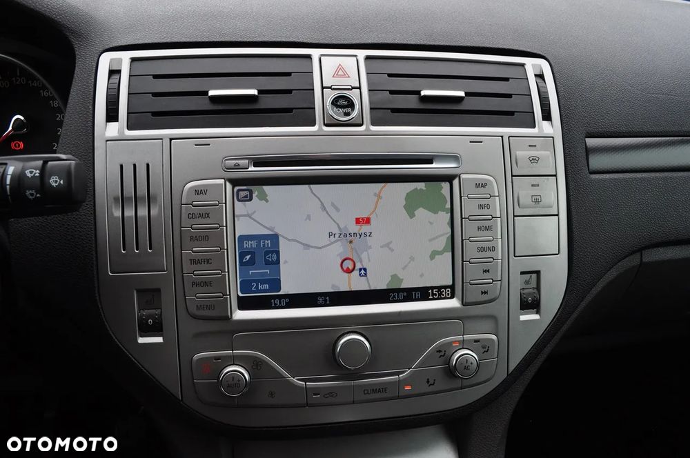 Ford Kuga 2.0 TDCi 2x4 Titanium - 11