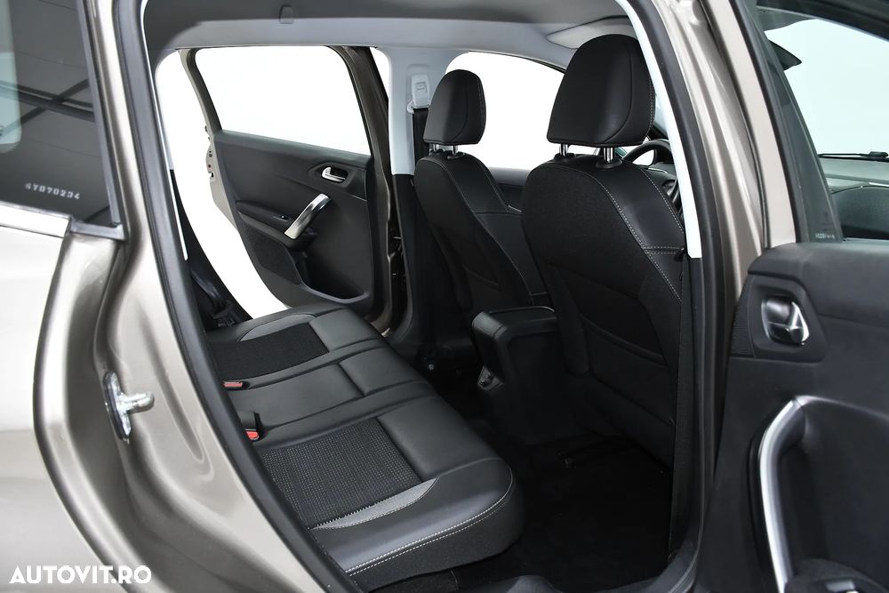 Peugeot 2008 PureTech 82 ETG5 STOP&START Allure - 14