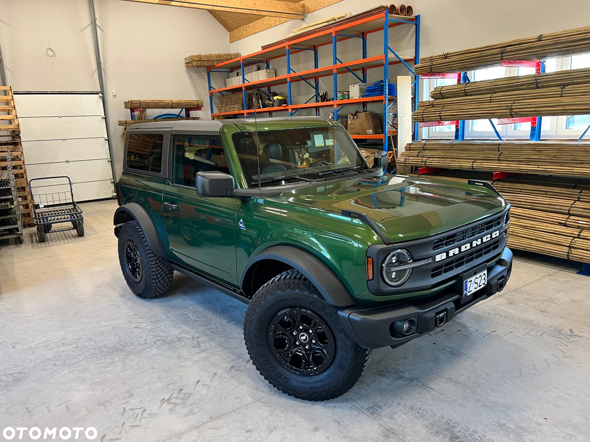 Ford Bronco - 11