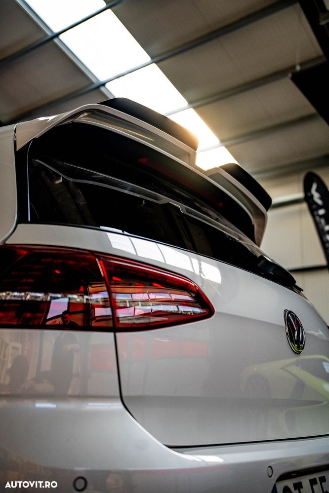 Volkswagen Golf 2.0 TSI DSG R - 2