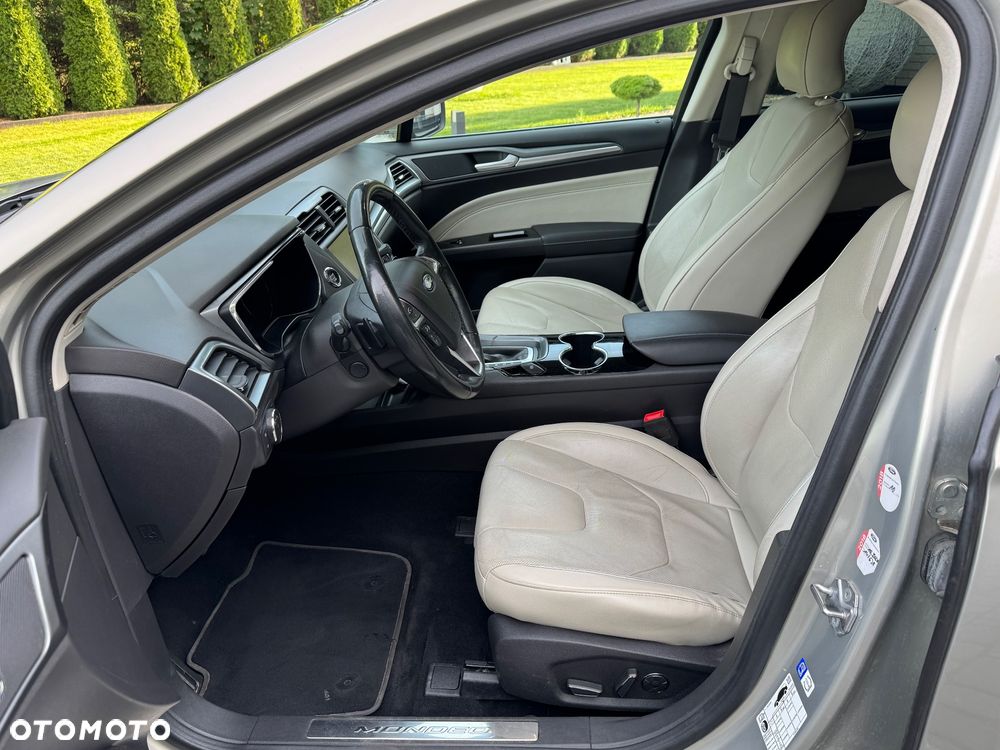 Ford Mondeo 2.0 TDCi Titanium PowerShift - 24