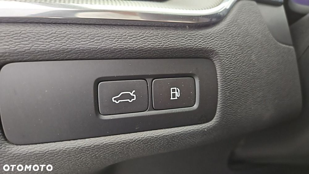 Volvo XC 60 T6 Plug-In Hybrid AWD Plus Bright - 17