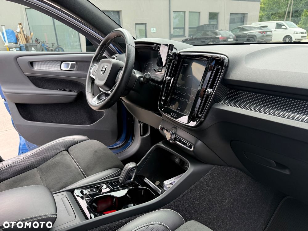 Volvo XC 40 D4 AWD R-Design - 21