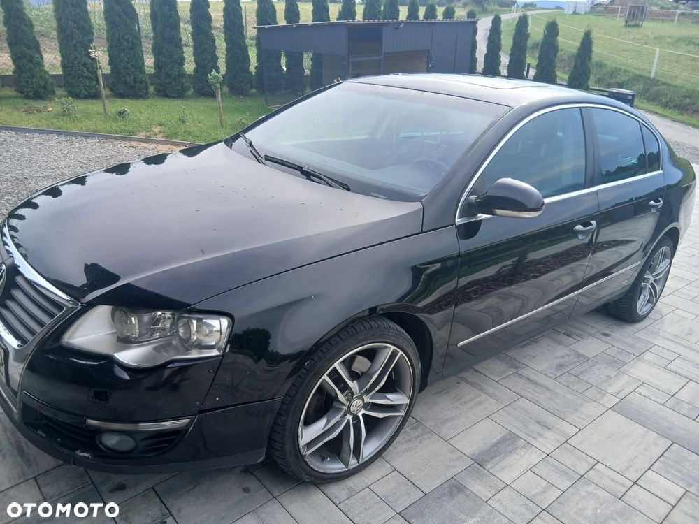 Volkswagen Passat - 1