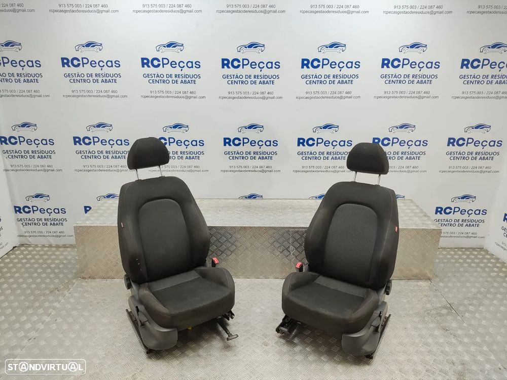 Conjunto Bancos Frontais Frente em Tecido Seat Ibiza 6J 6J1 6J5 Mk4 2008 - 2017 - 2