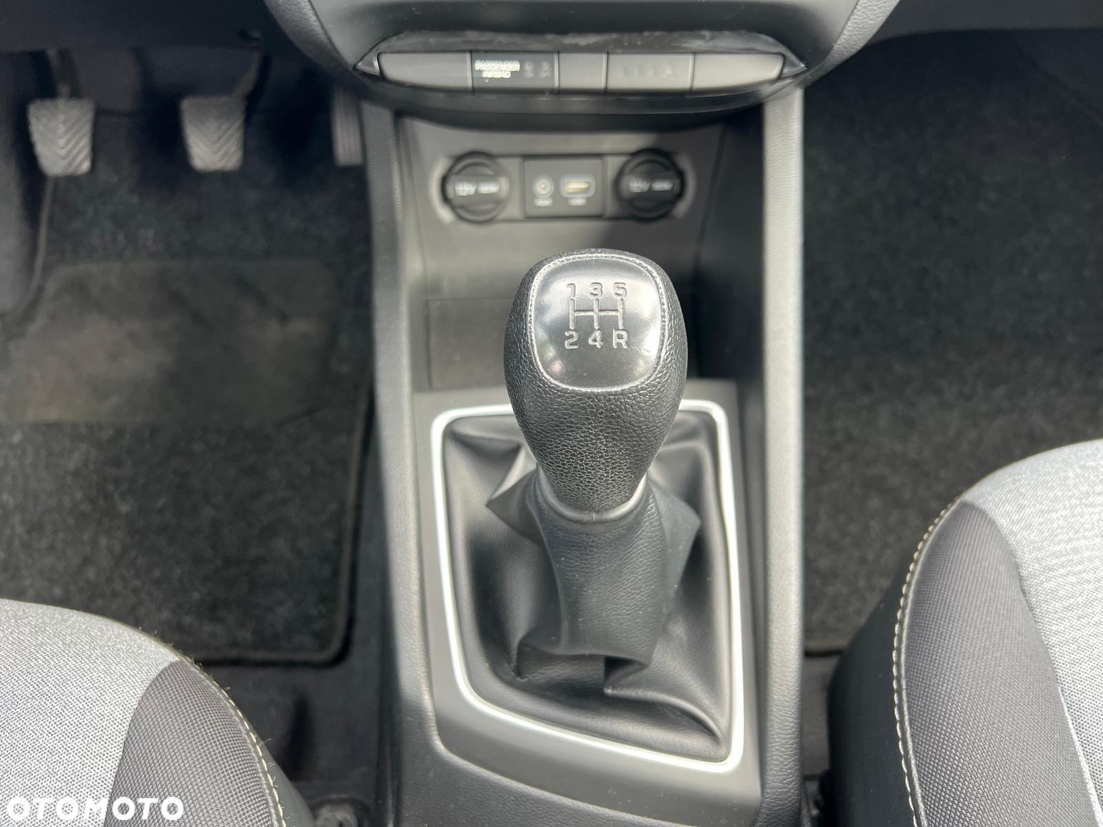 Hyundai i20 1.2 - 13