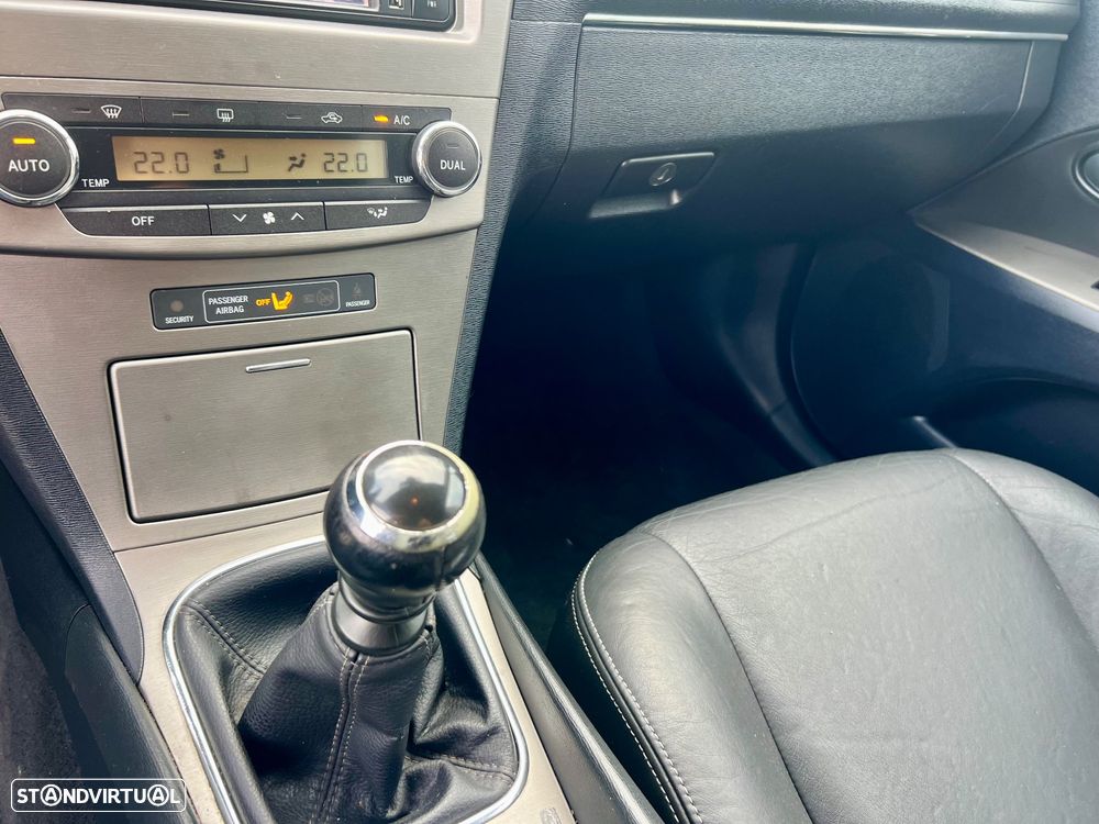 Toyota Avensis SW 2.0 D-4D Exclusive +Pele+GPS - 12