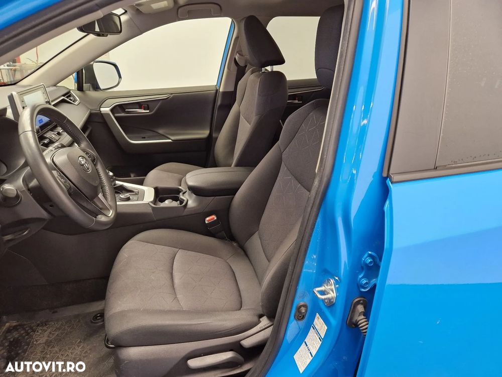 Toyota RAV4 - 6