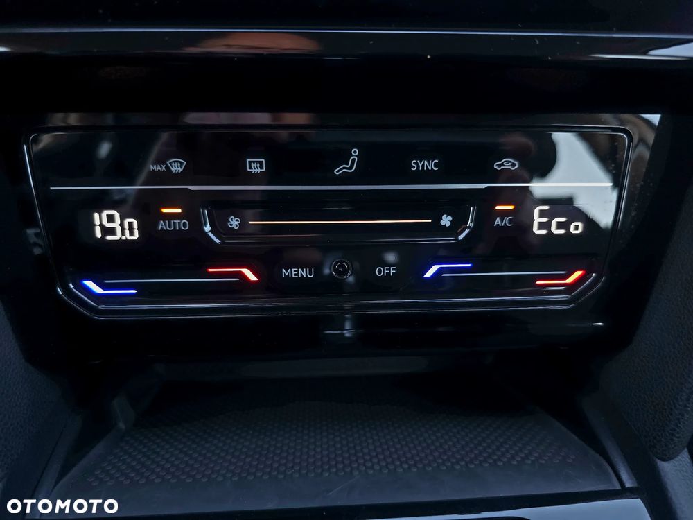 Volkswagen Passat - 24