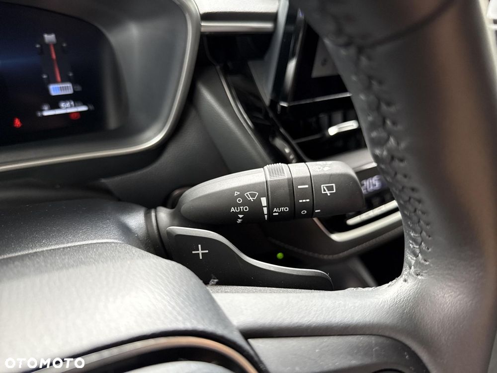Toyota Corolla 2.0 Hybrid Comfort - 23
