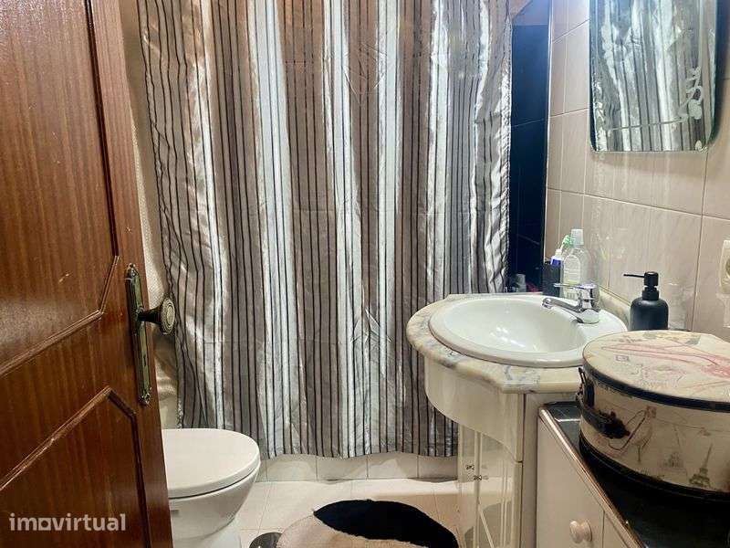 Apartamento T2 Poente com Lugar de Garagem - Grande imagem: 5/7