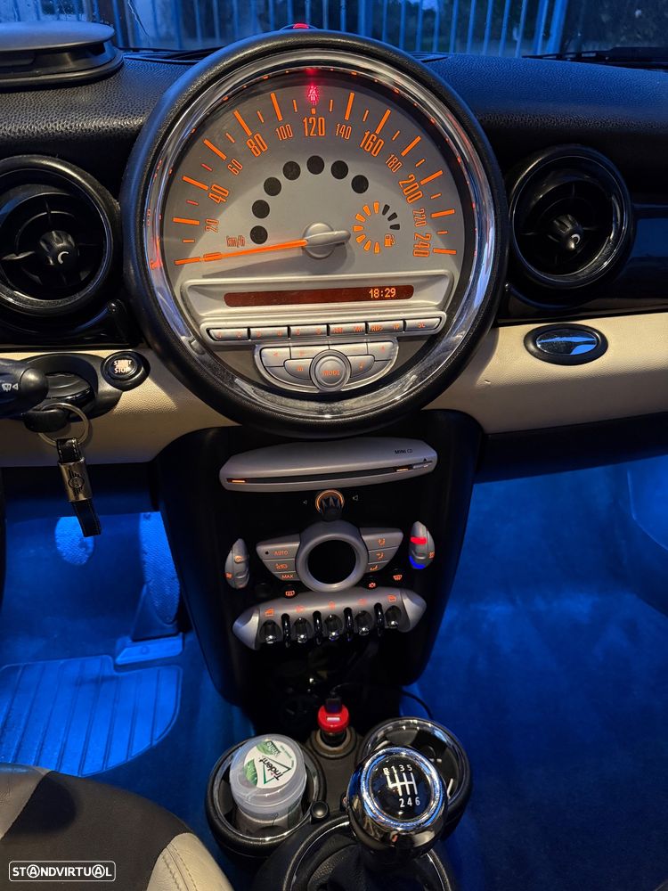 MINI 3 Portas Cooper D - 31