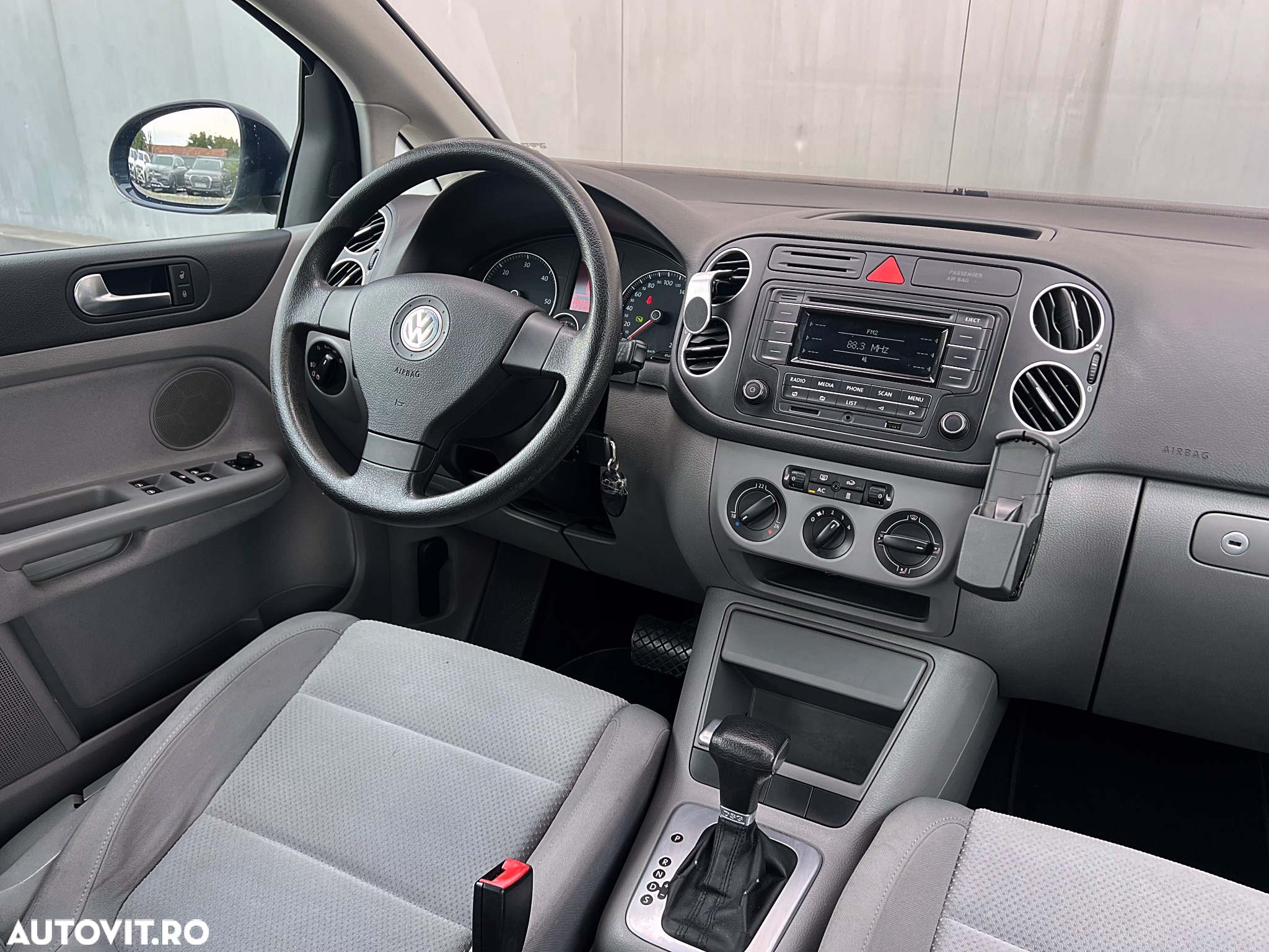 Volkswagen Golf Plus 2.0 TDI Comfortline DPF DSG - 17