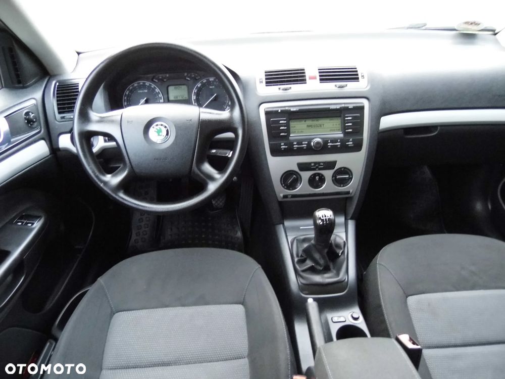 Skoda Octavia 1.6 Team Edition - 22