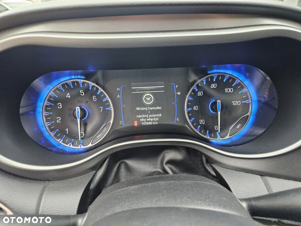 Chrysler Pacifica - 17