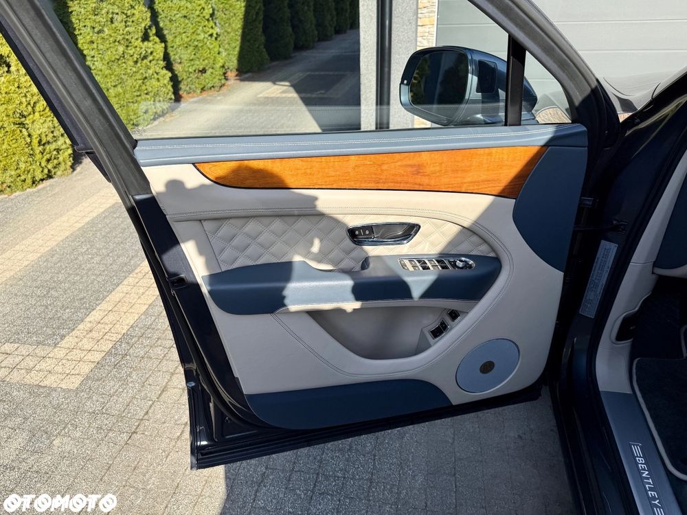 Bentley Bentayga - 10