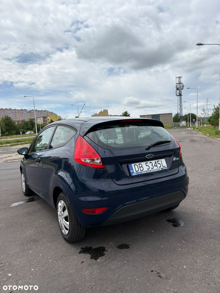 Ford Fiesta 1.25 Ambiente - 2