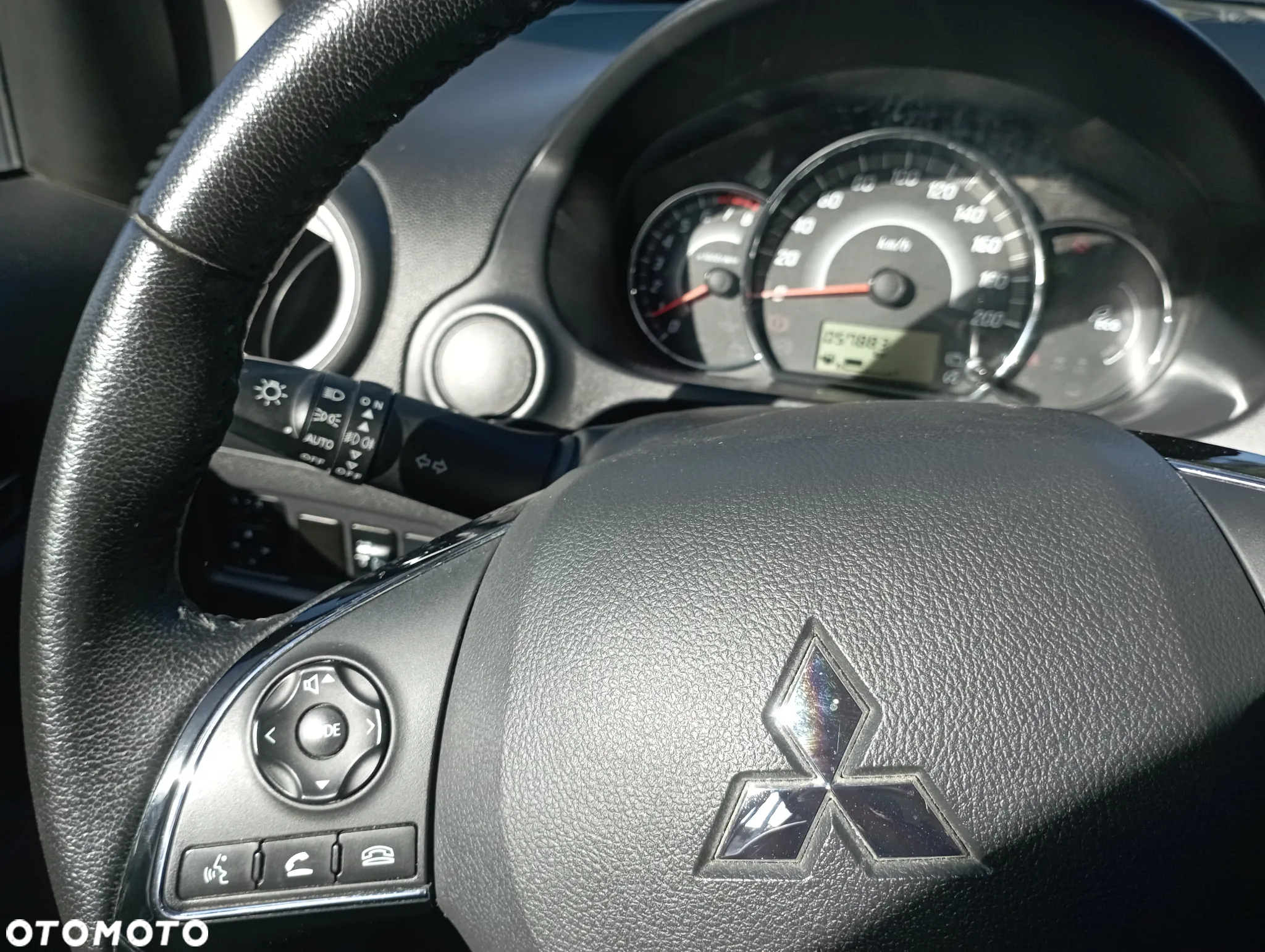 Mitsubishi Space Star 1.2 AS&G Invite - 9