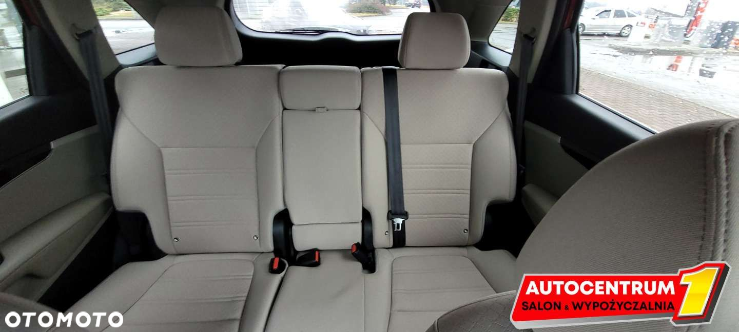 Kia Sorento - 38