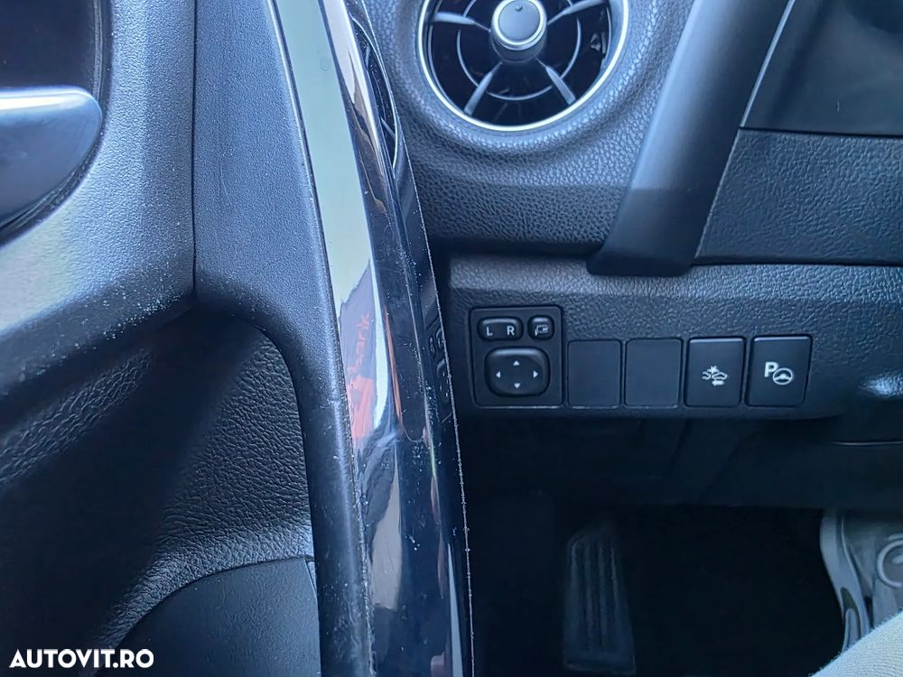 Toyota Auris 1.8 L VVT-i TS Hybrid Sol+ - 26