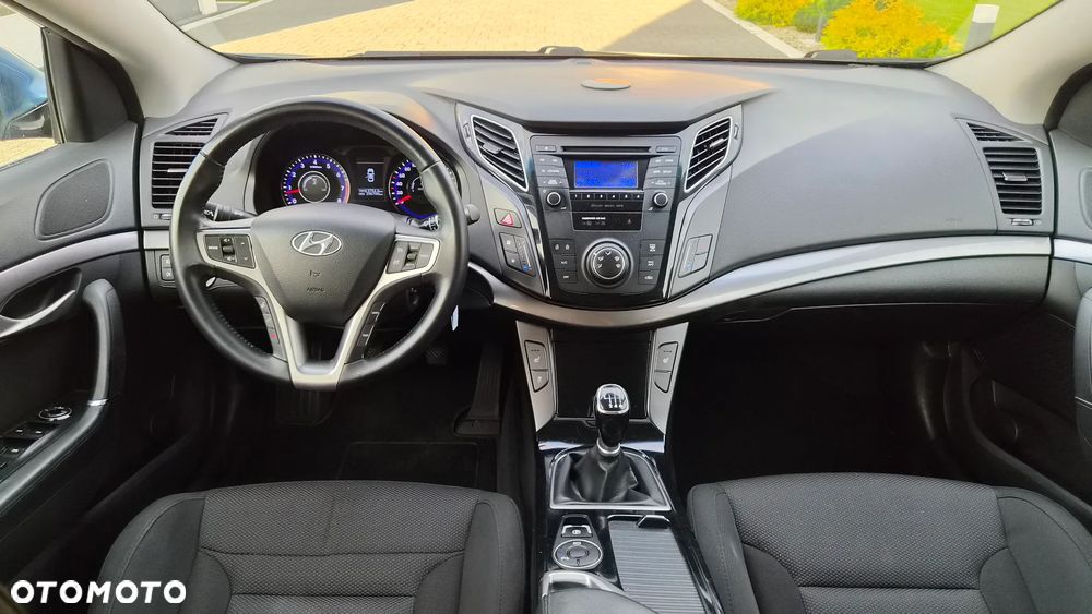 Hyundai i40 Kombi blue 1.6 Family+ - 6