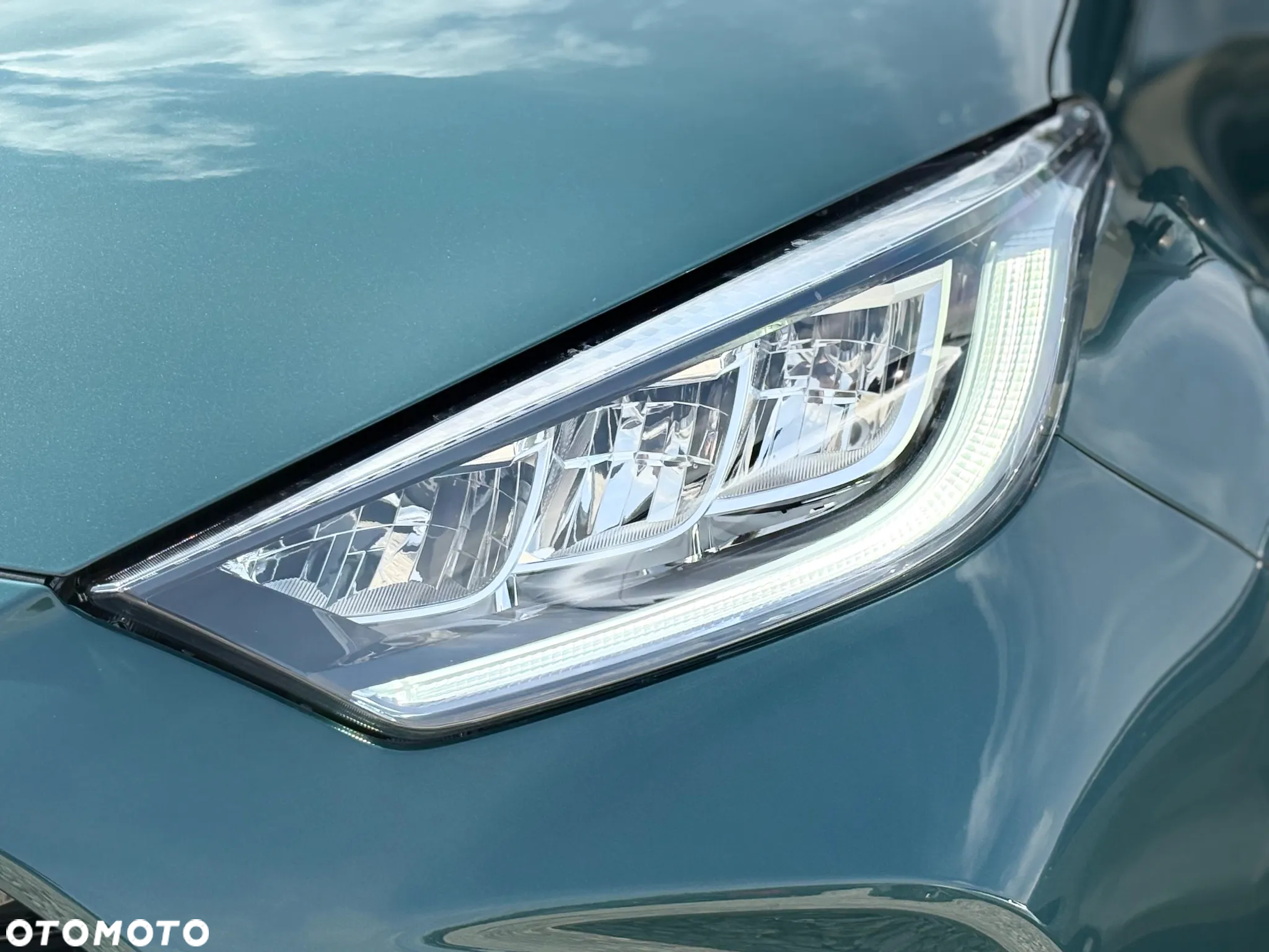 Toyota Yaris Hybrid 1.5 Executive - 19