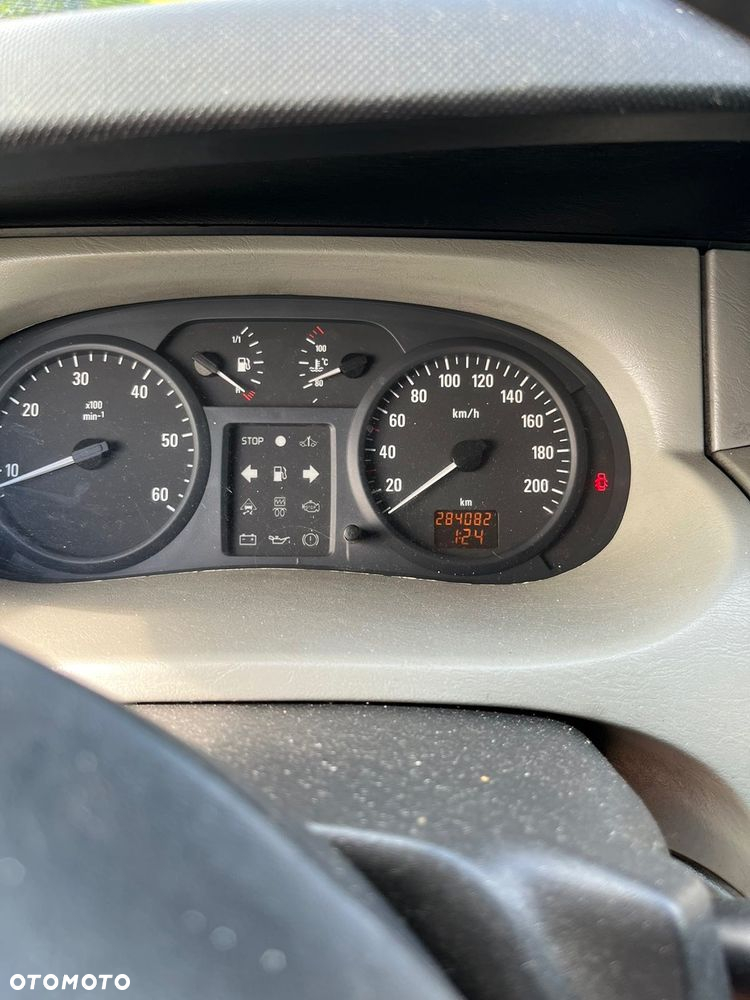 Opel Vivaro - 8