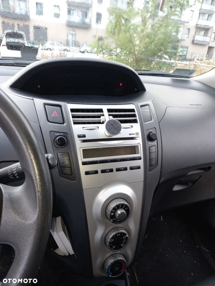 Toyota Yaris 1.0 Terra - 18