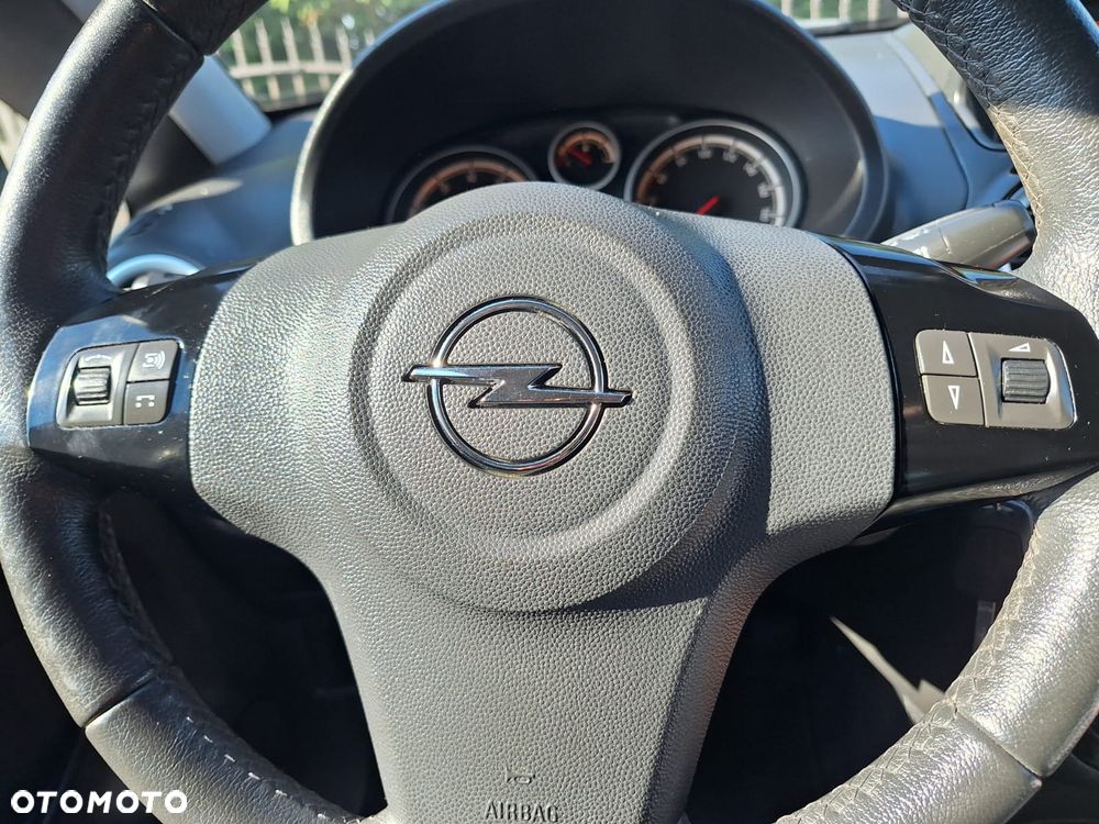 Opel Corsa 1.4 16V Energy - 14