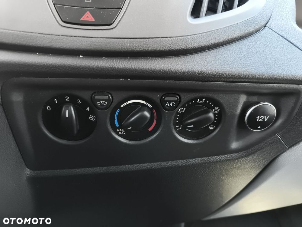 Ford transit - 22