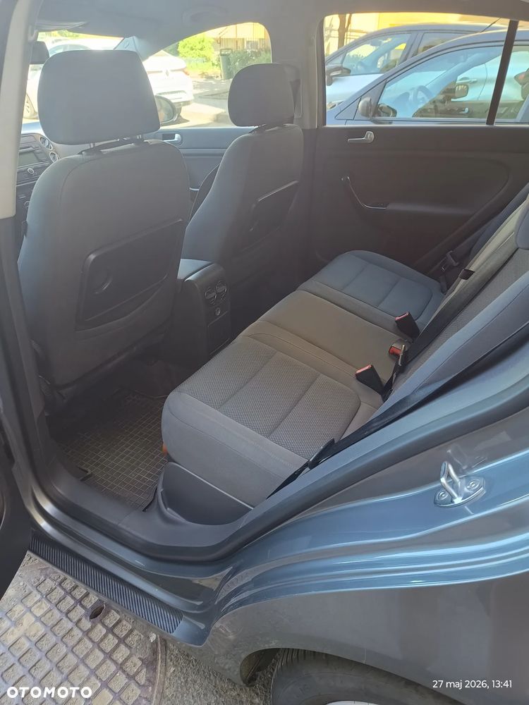 Volkswagen Golf - 10