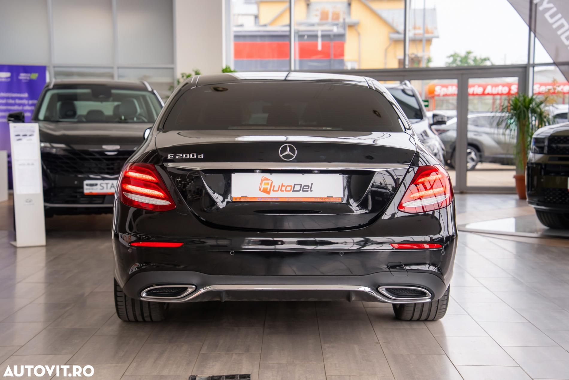 Mercedes-Benz E 200 d 9G-TRONIC AMG Line - 12