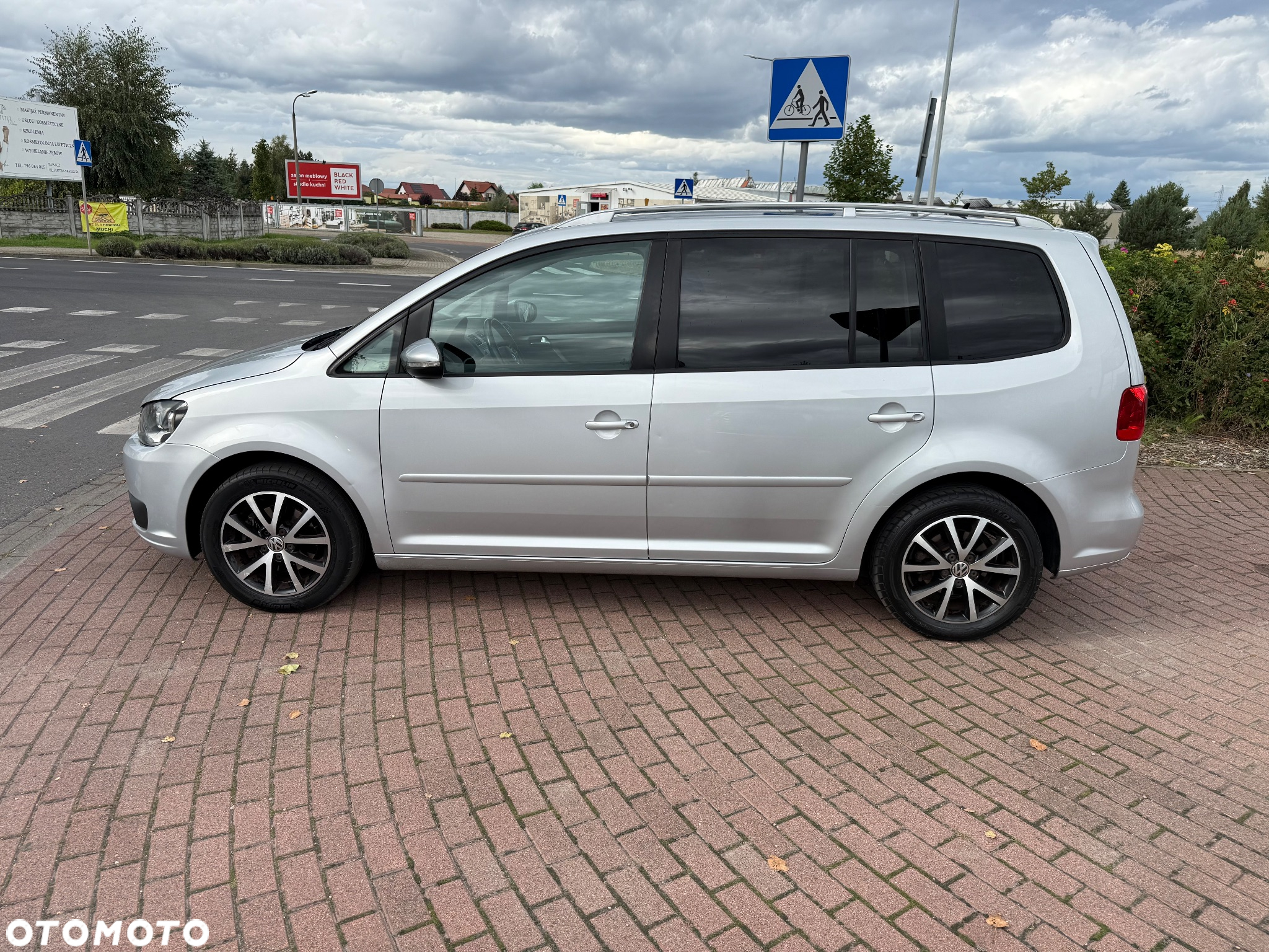 Volkswagen Touran 1.6 TDI DPF BlueMotion Technology Trendline - 21