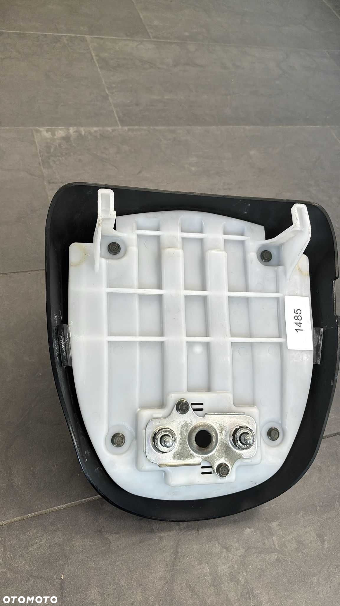 Nakładka na Siedzenie Pasażera Suzuki GSXR 1300 Hayabusa 99-07 [1485] - 7