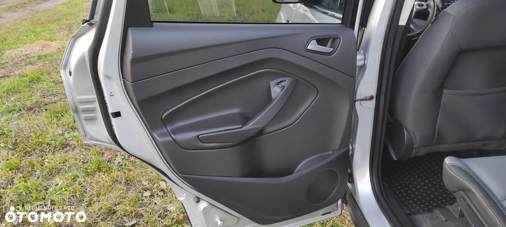 Ford Kuga - 36