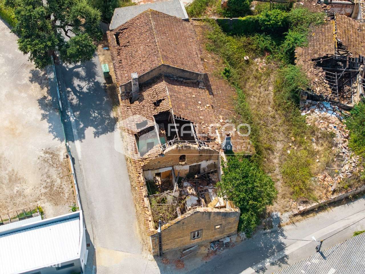 Moradia para Restaurar T7 Venda em Rio Maior,Rio Maior - Grande imagem: 2/41