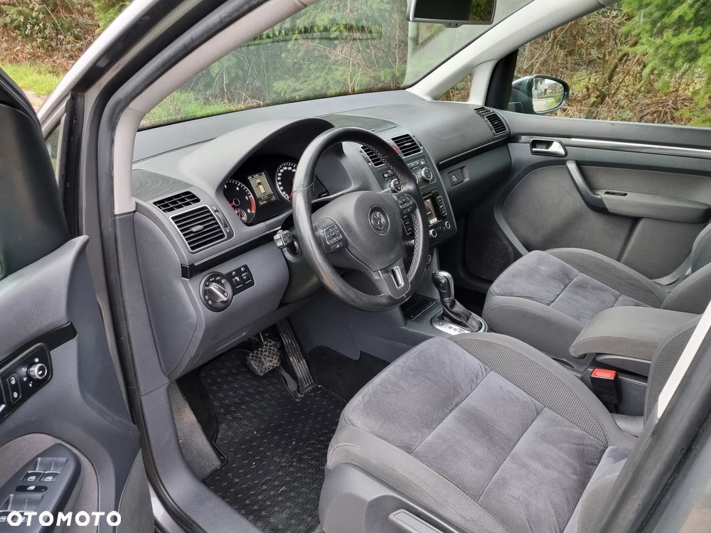 Volkswagen Touran 2.0 TDI DPF Highline DSG - 11