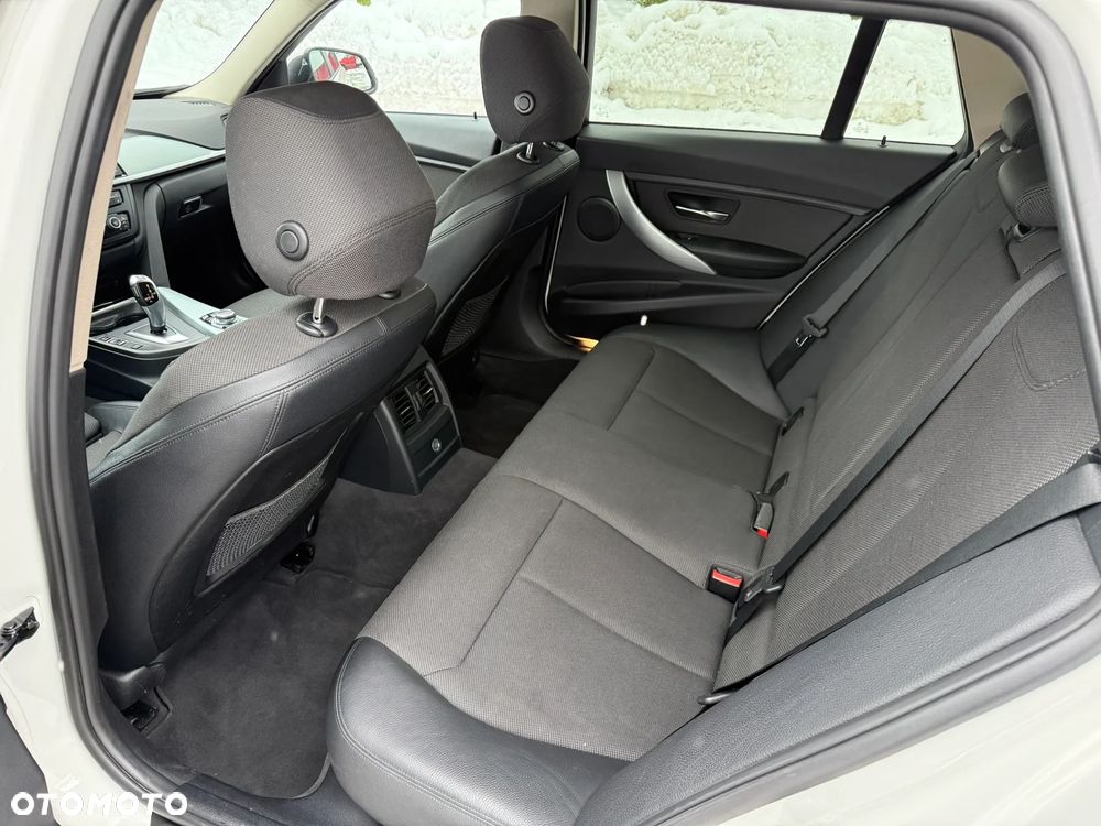 BMW Seria 3 320d xDrive Sport Line - 27
