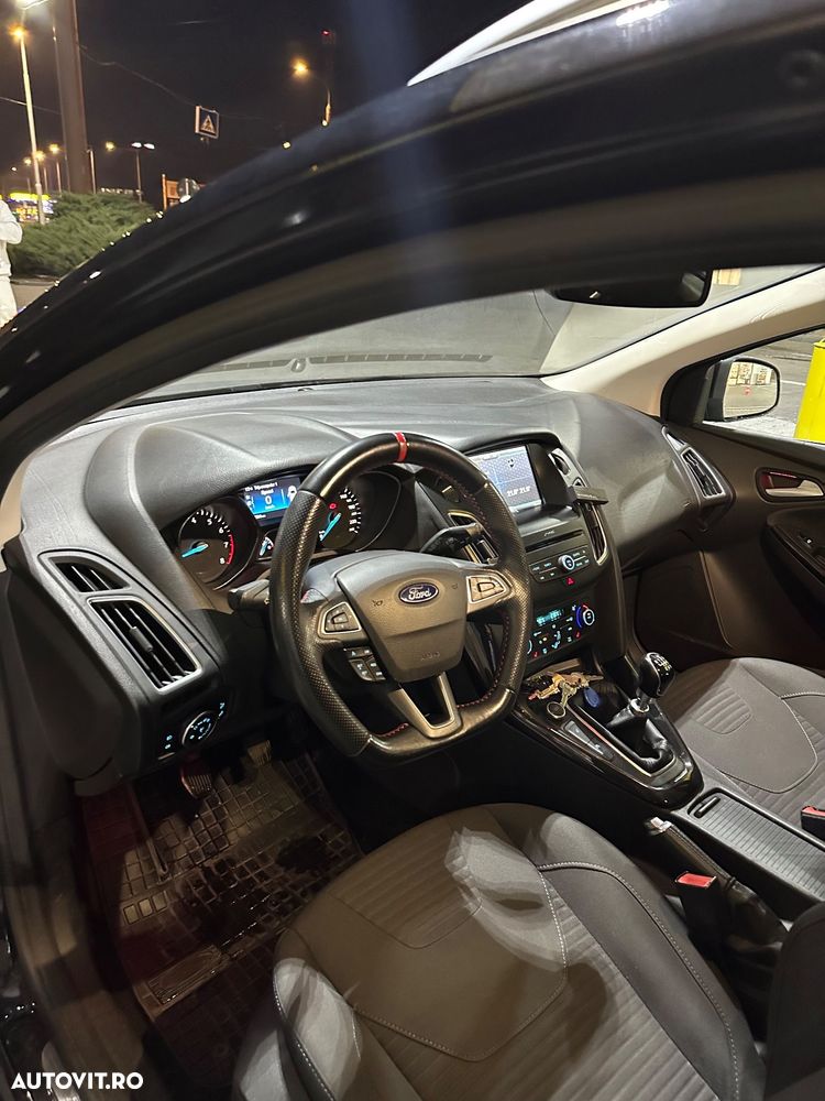 Ford Focus 1.0 EcoBoost Titanium - 17