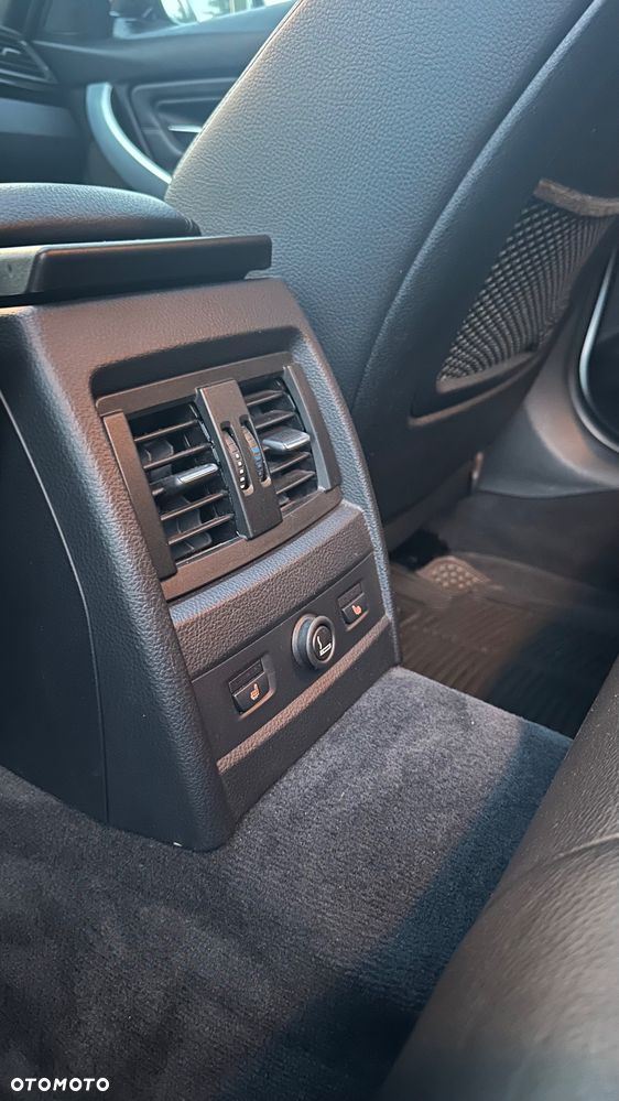 BMW Seria 3 320d - 24