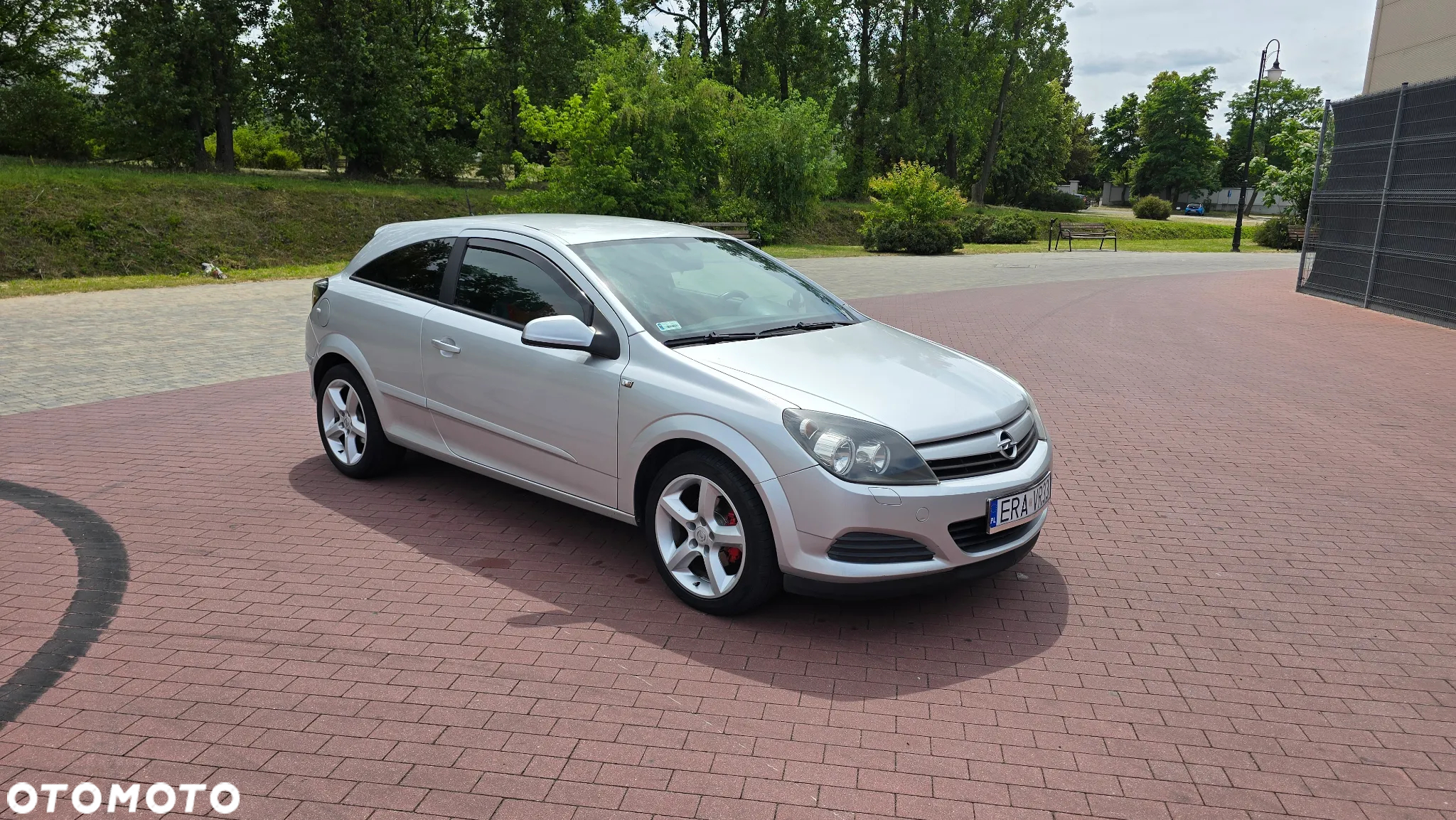 Opel Astra GTC 1.8 Sport - 3