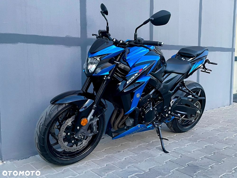 Suzuki GSX - 4