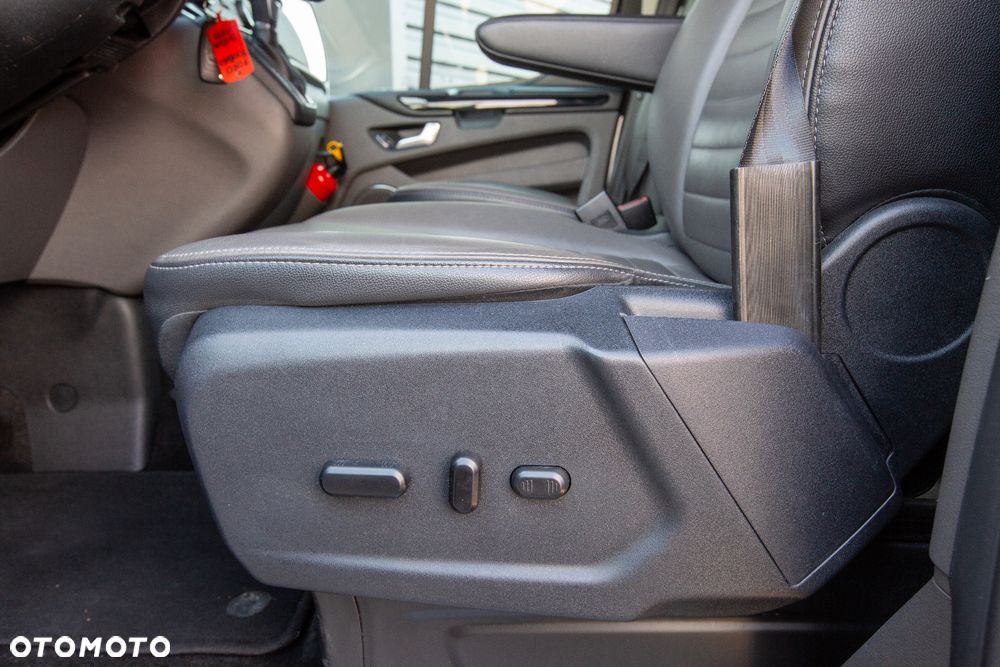 Ford Tourneo Custom - 15